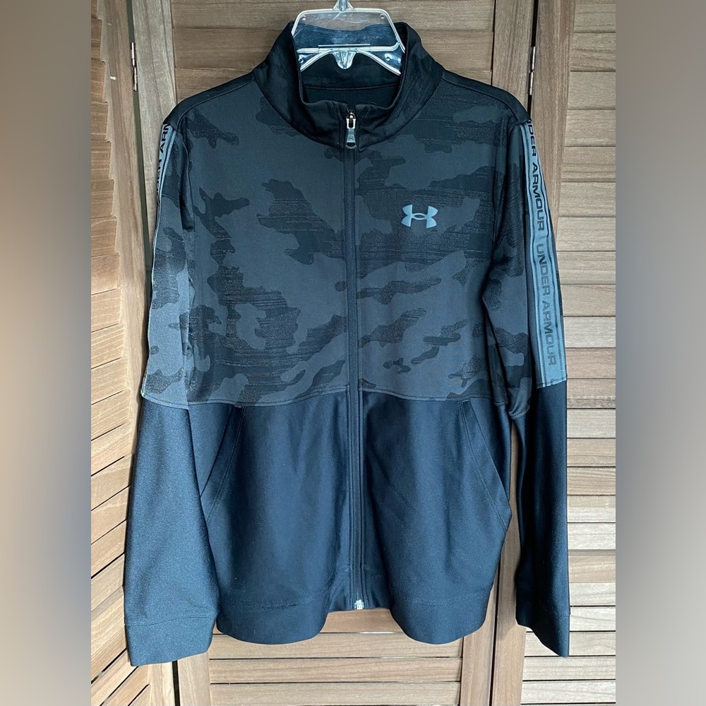 Boys Under Armour Lightweight Jacket.